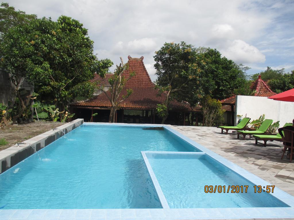 Alam Jogja Resort Mitra Reddoorz Yogyakarta Exterior photo